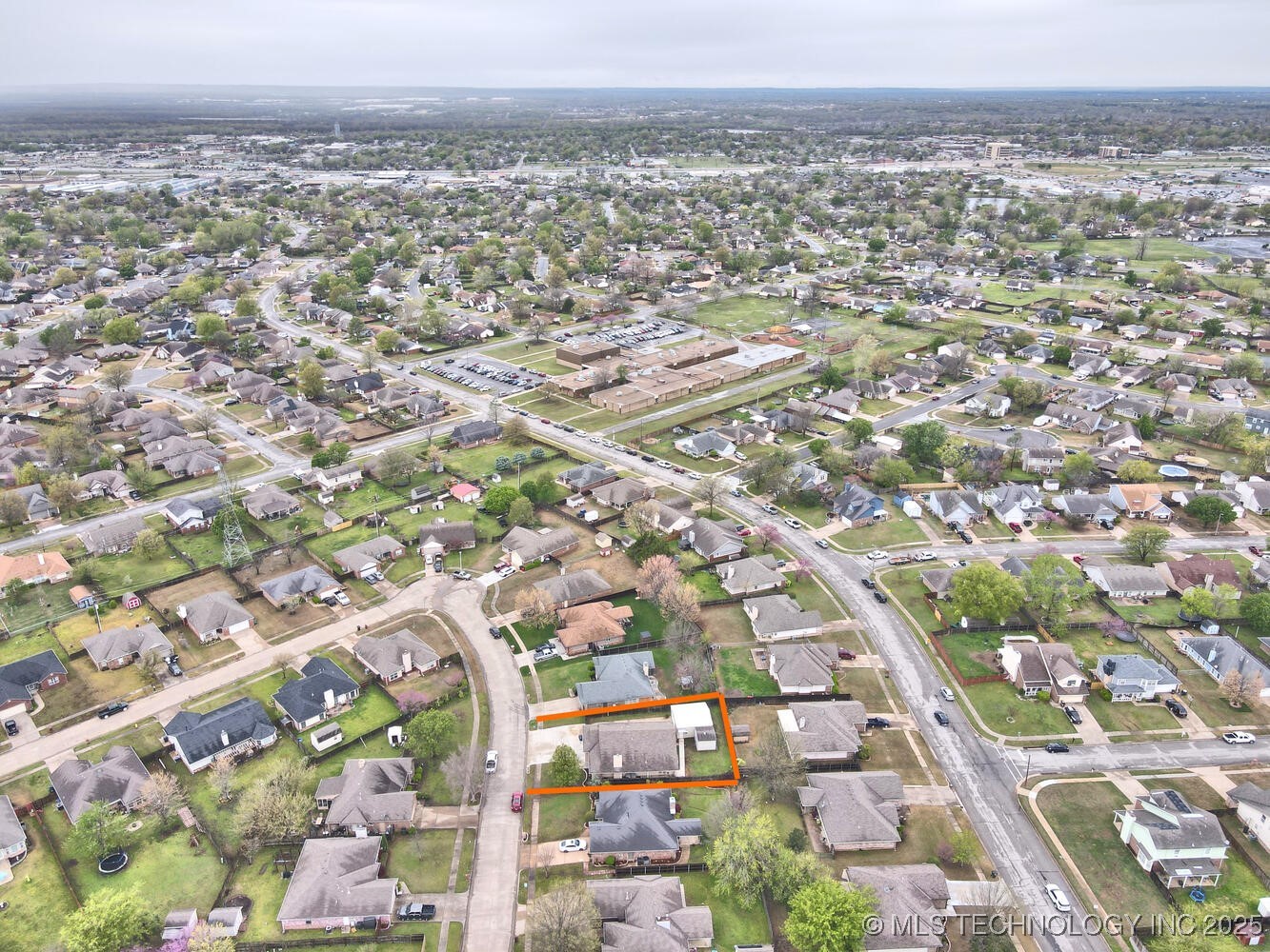 12625 E 80th Place N