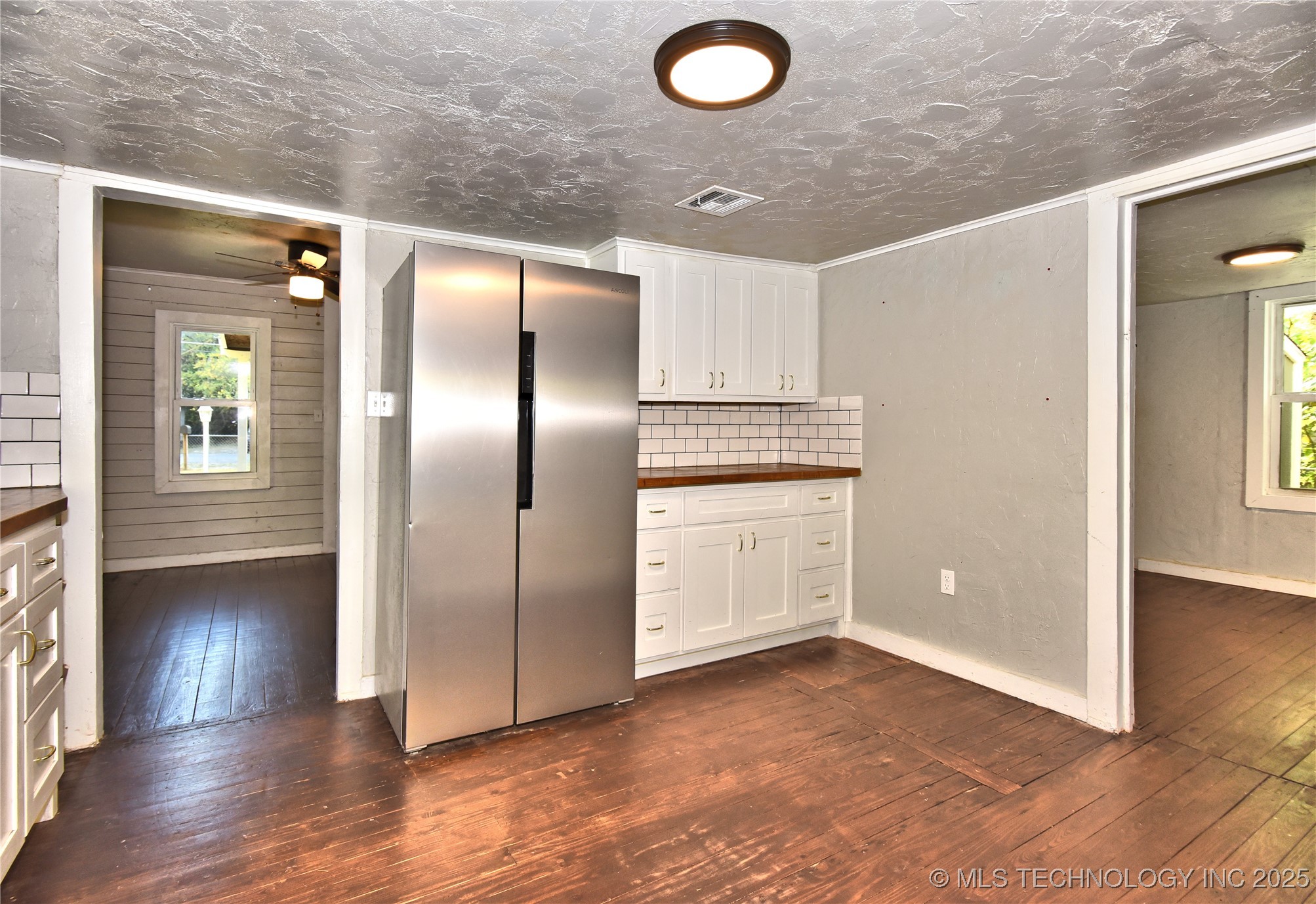 902 N Industrial Avenue