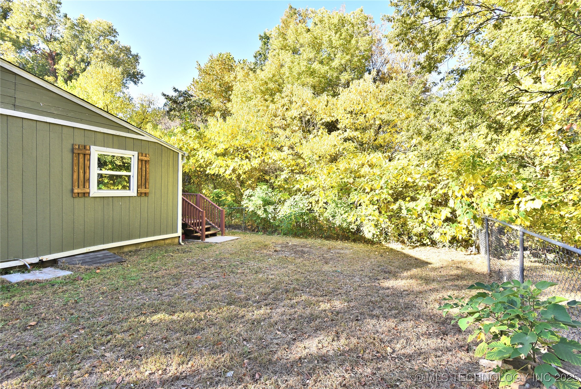 902 N Industrial Avenue