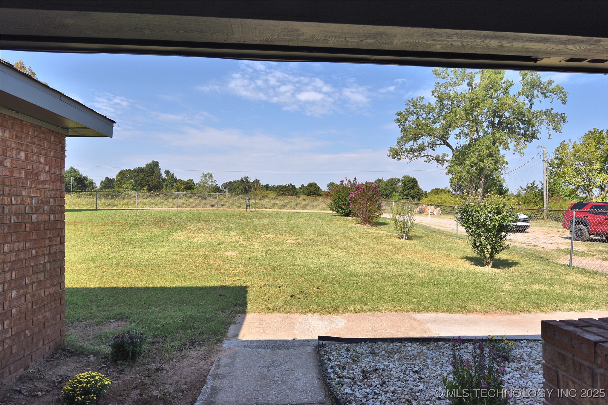 18725 Red Oak Drive