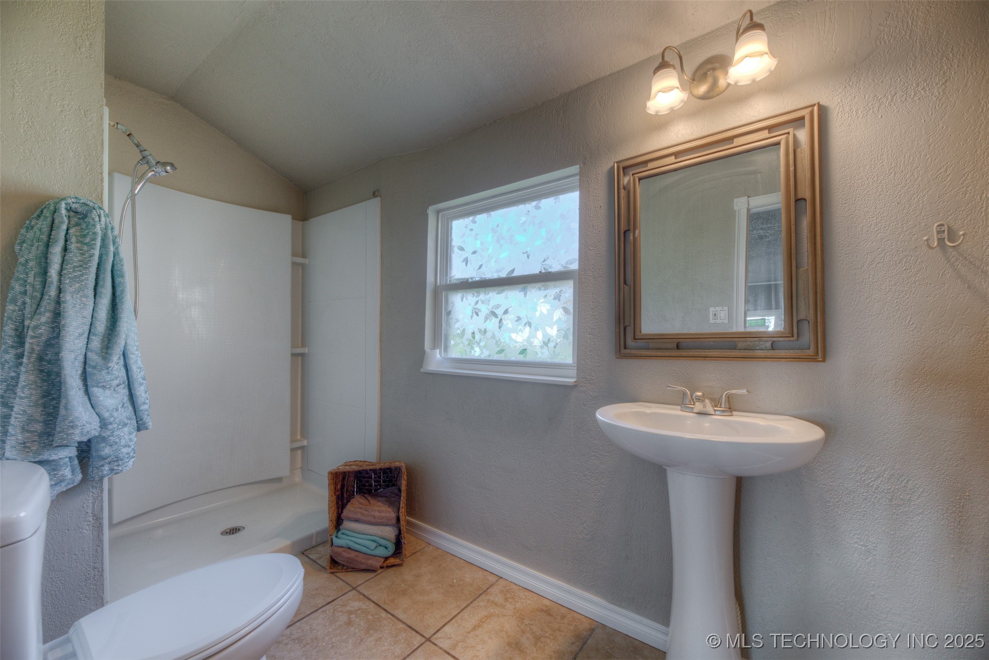 3224 S 113th West Avenue W