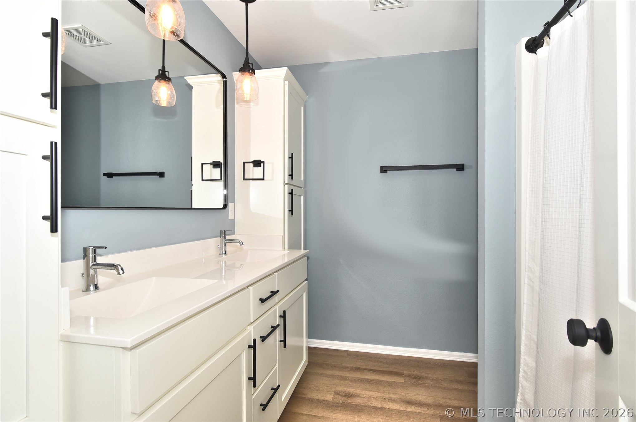 8901 N 63rd East Avenue