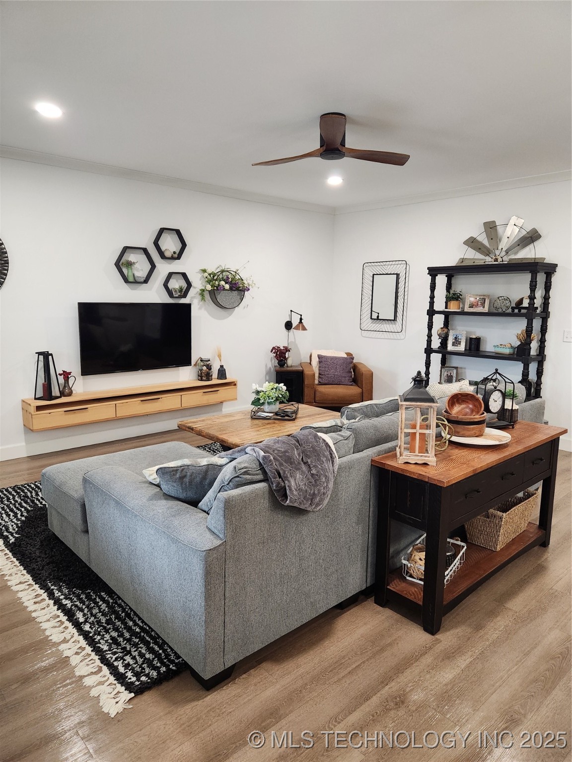 8901 N 63rd East Avenue