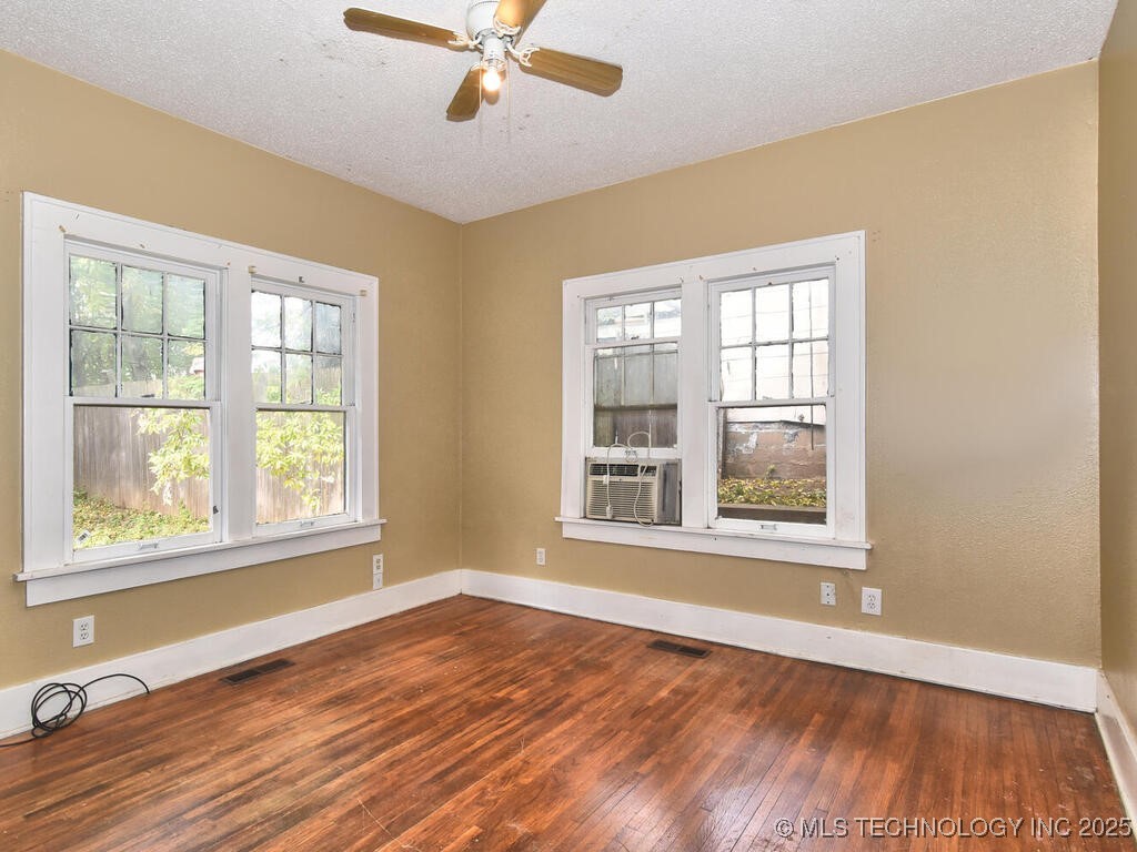 730 S Phoenix Avenue