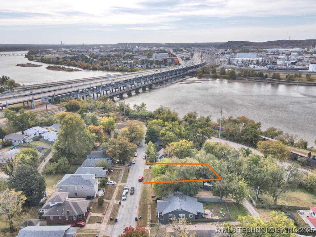 730 S Phoenix Avenue