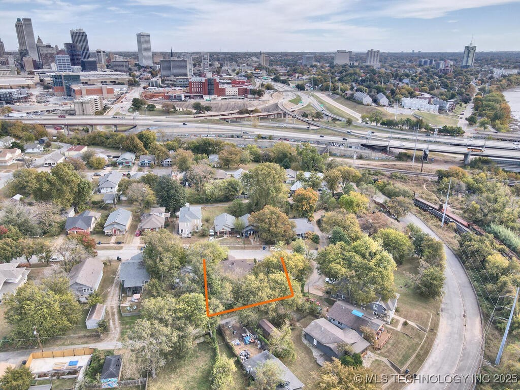 730 S Phoenix Avenue