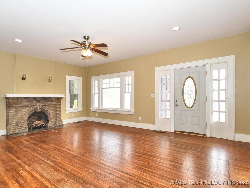 730 S Phoenix Avenue