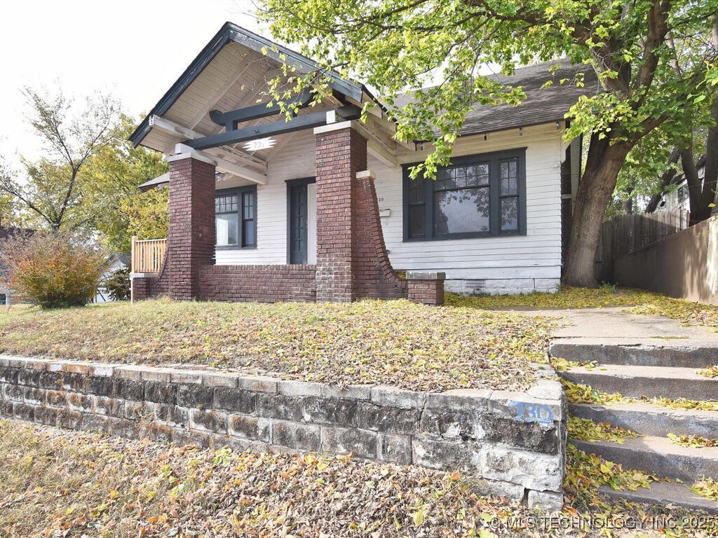 730 S Phoenix Avenue