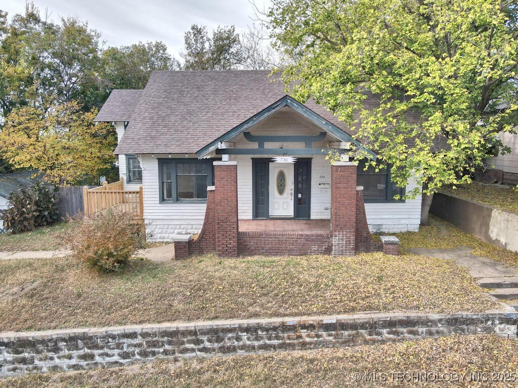 730 S Phoenix Avenue