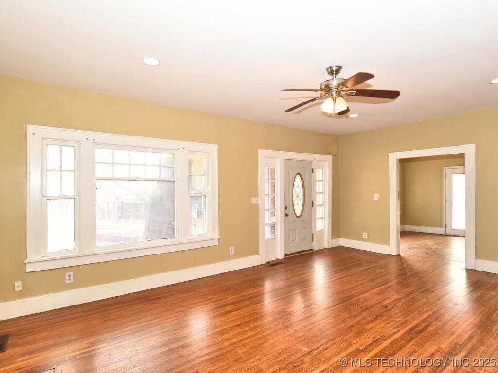 730 S Phoenix Avenue