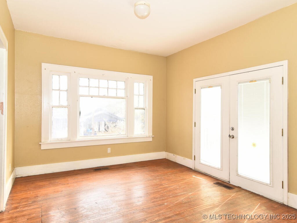 730 S Phoenix Avenue