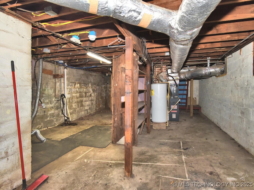 730 S Phoenix Avenue