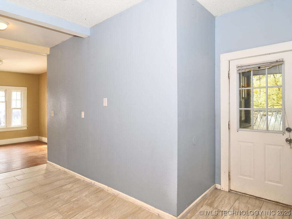 730 S Phoenix Avenue