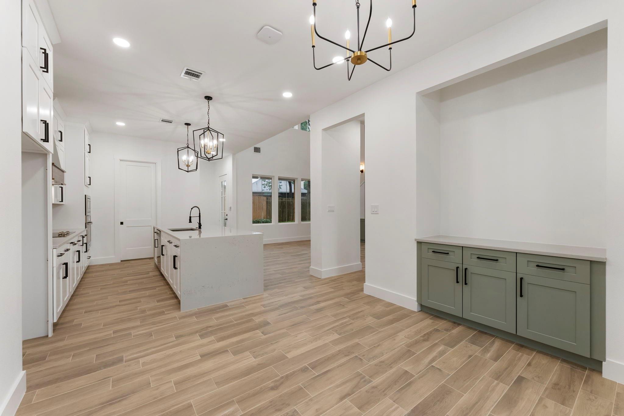 3709 Oak Court