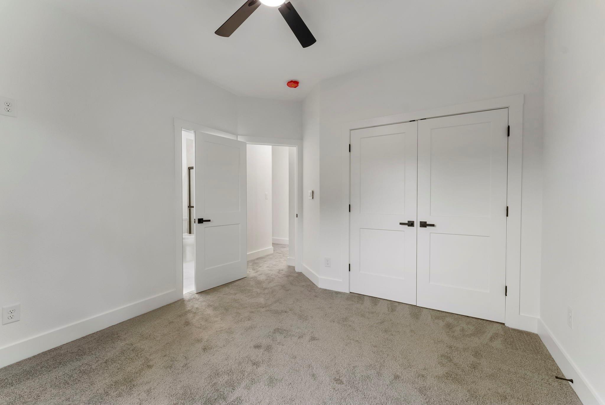 3709 Oak Court