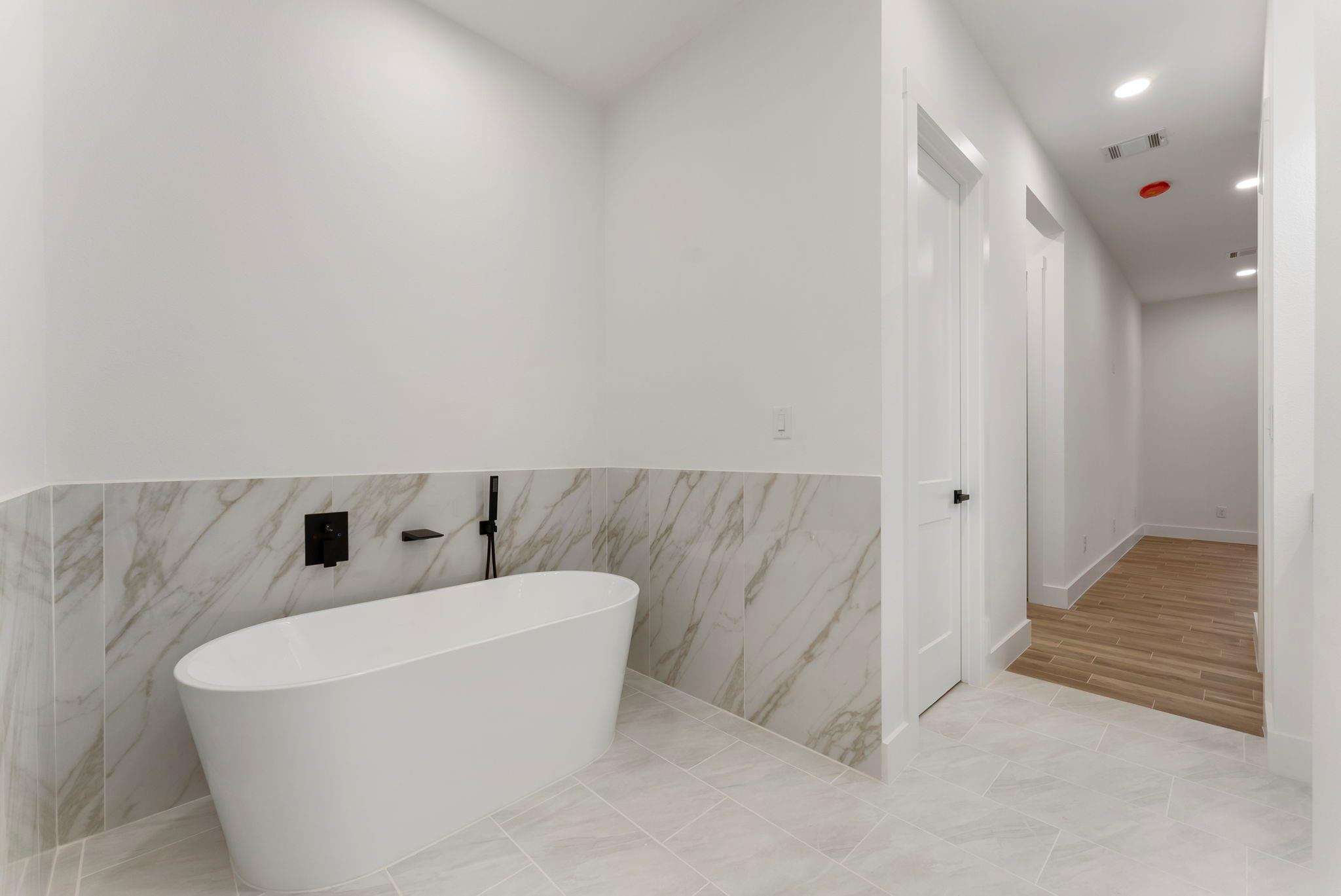3709 Oak Court