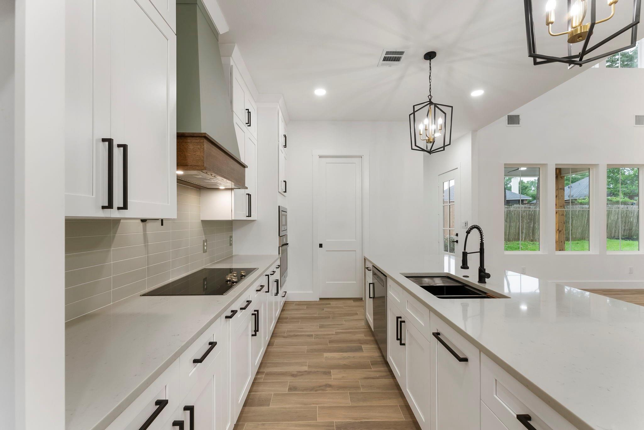 3709 Oak Court