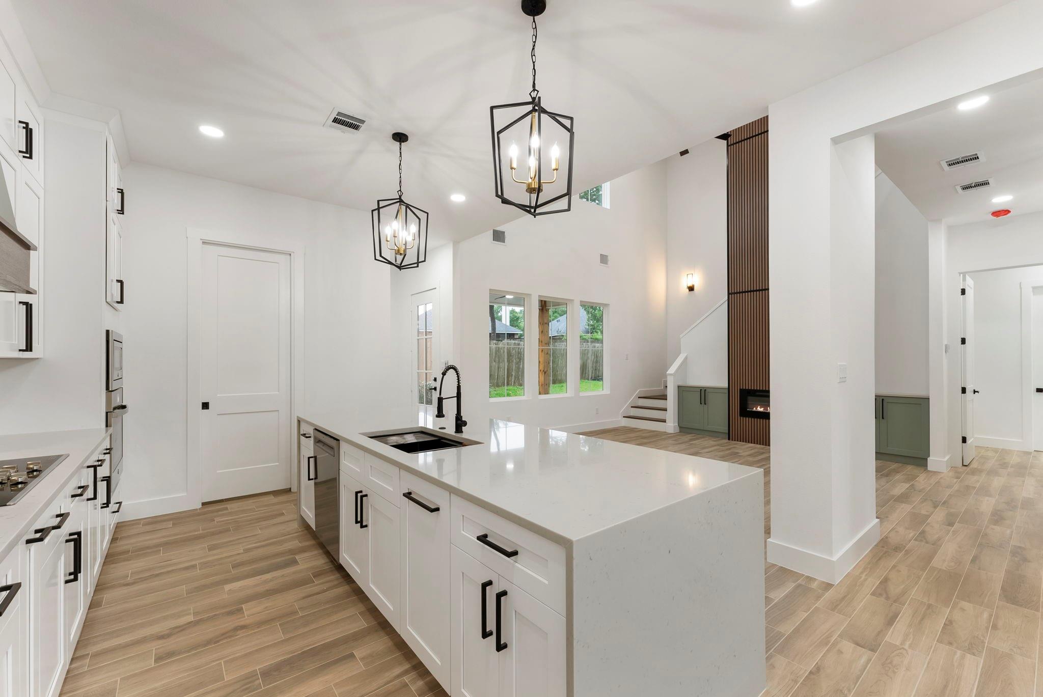 3709 Oak Court