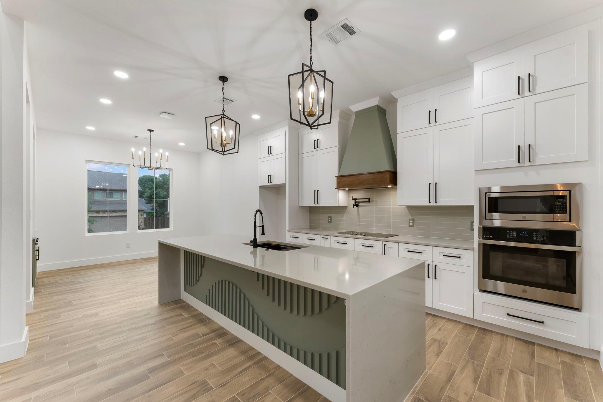 3709 Oak Court