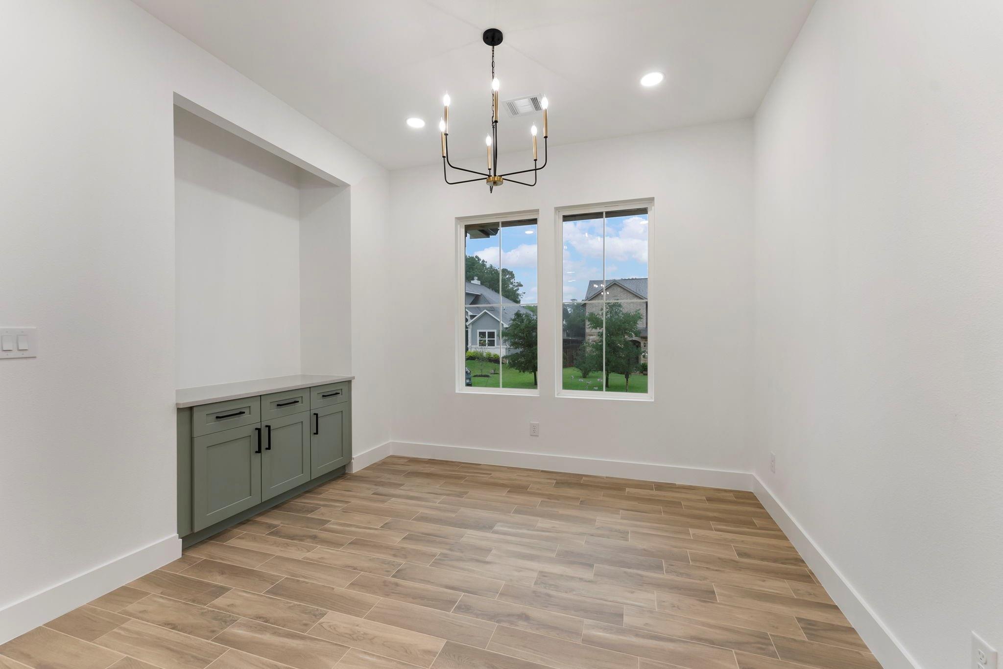 3709 Oak Court