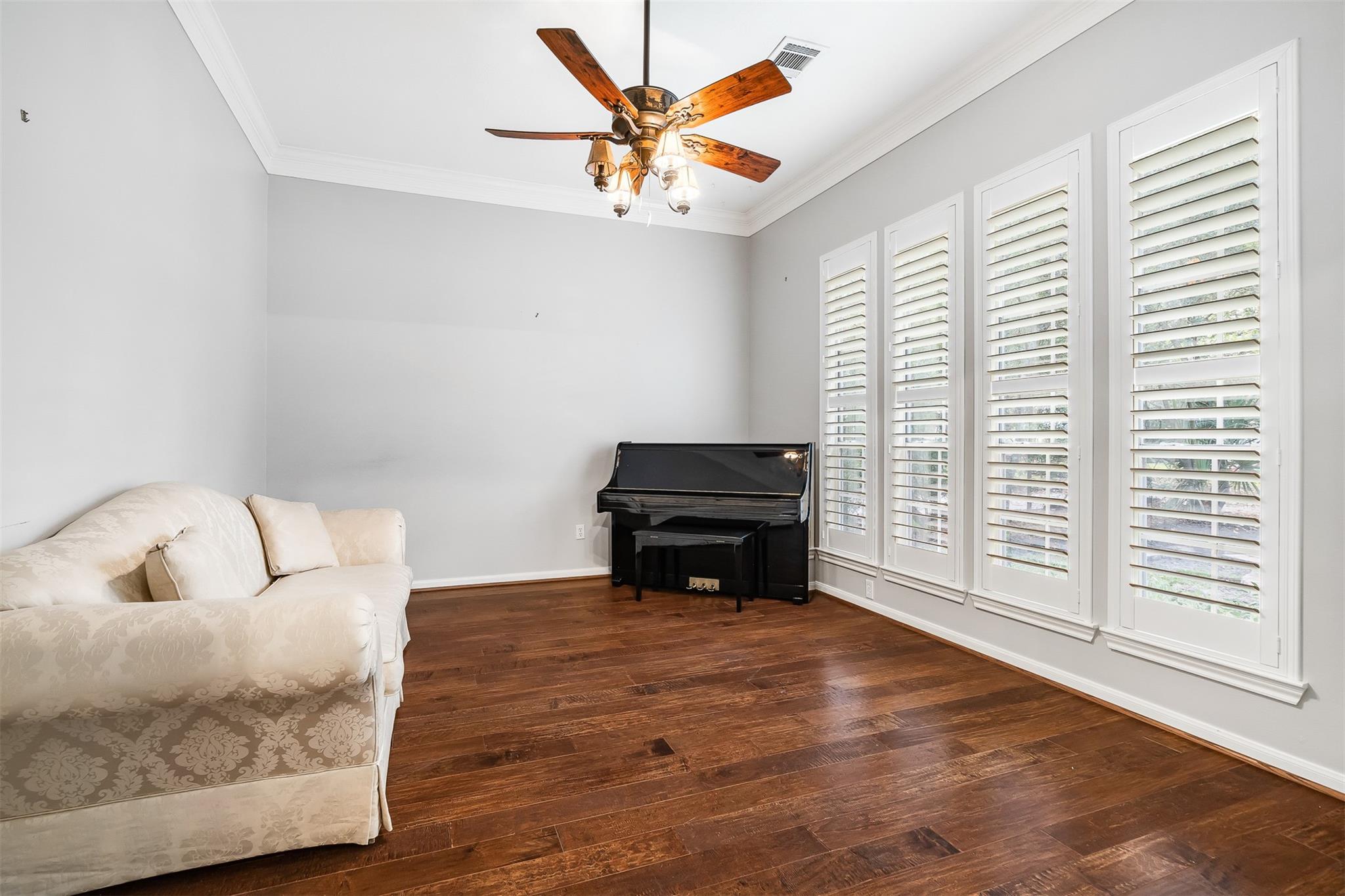 11 Winrock Place