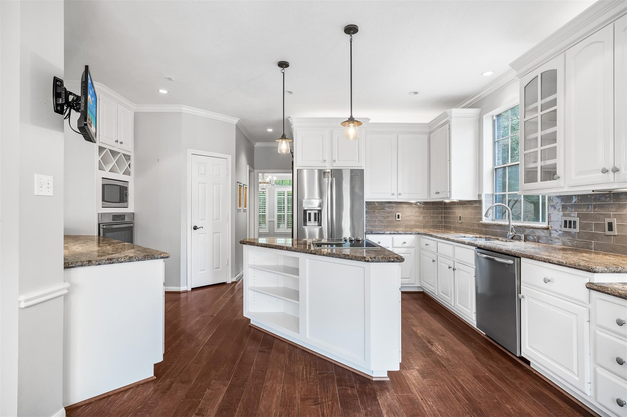 11 Winrock Place