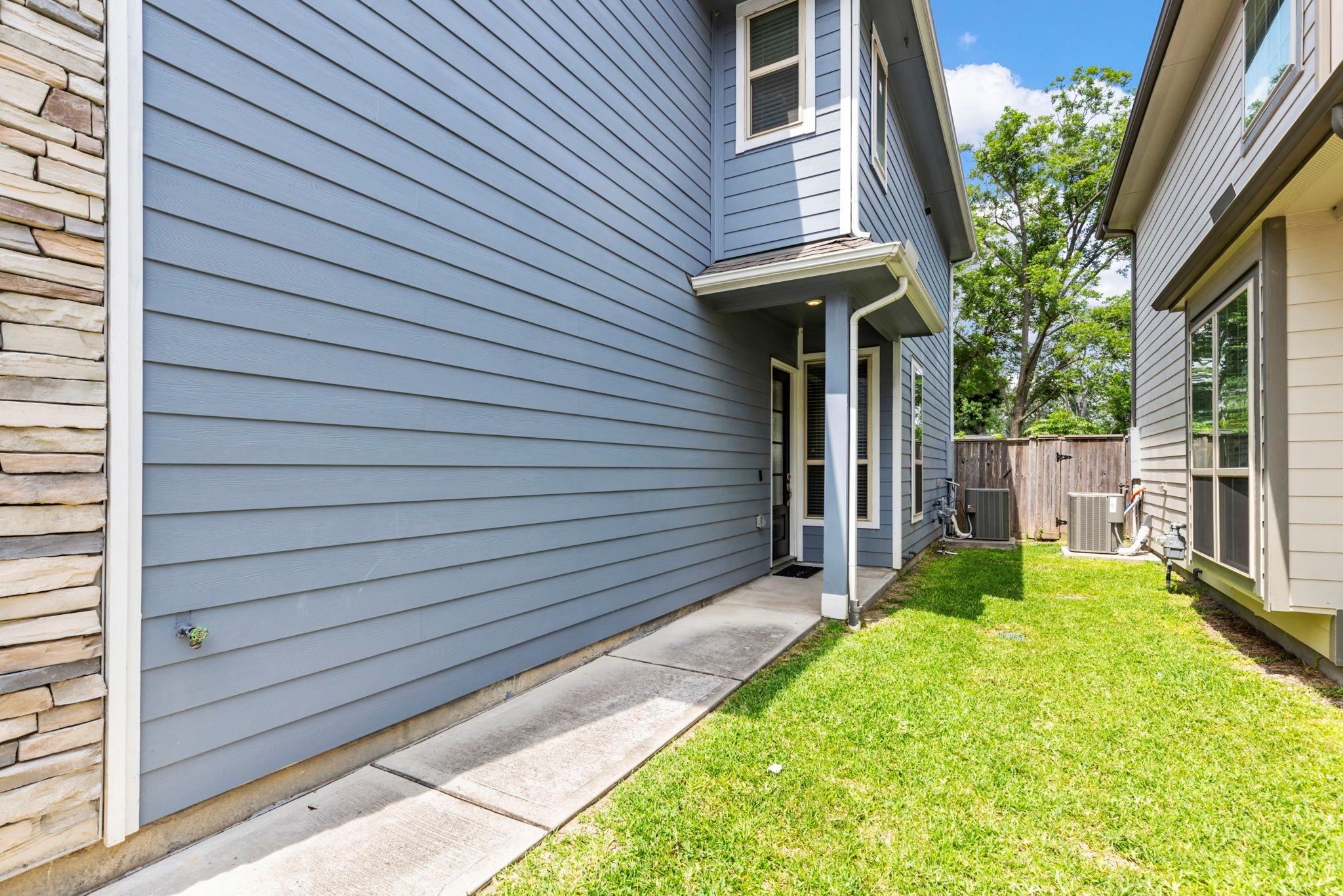 5021 Lehman Oaks Drive