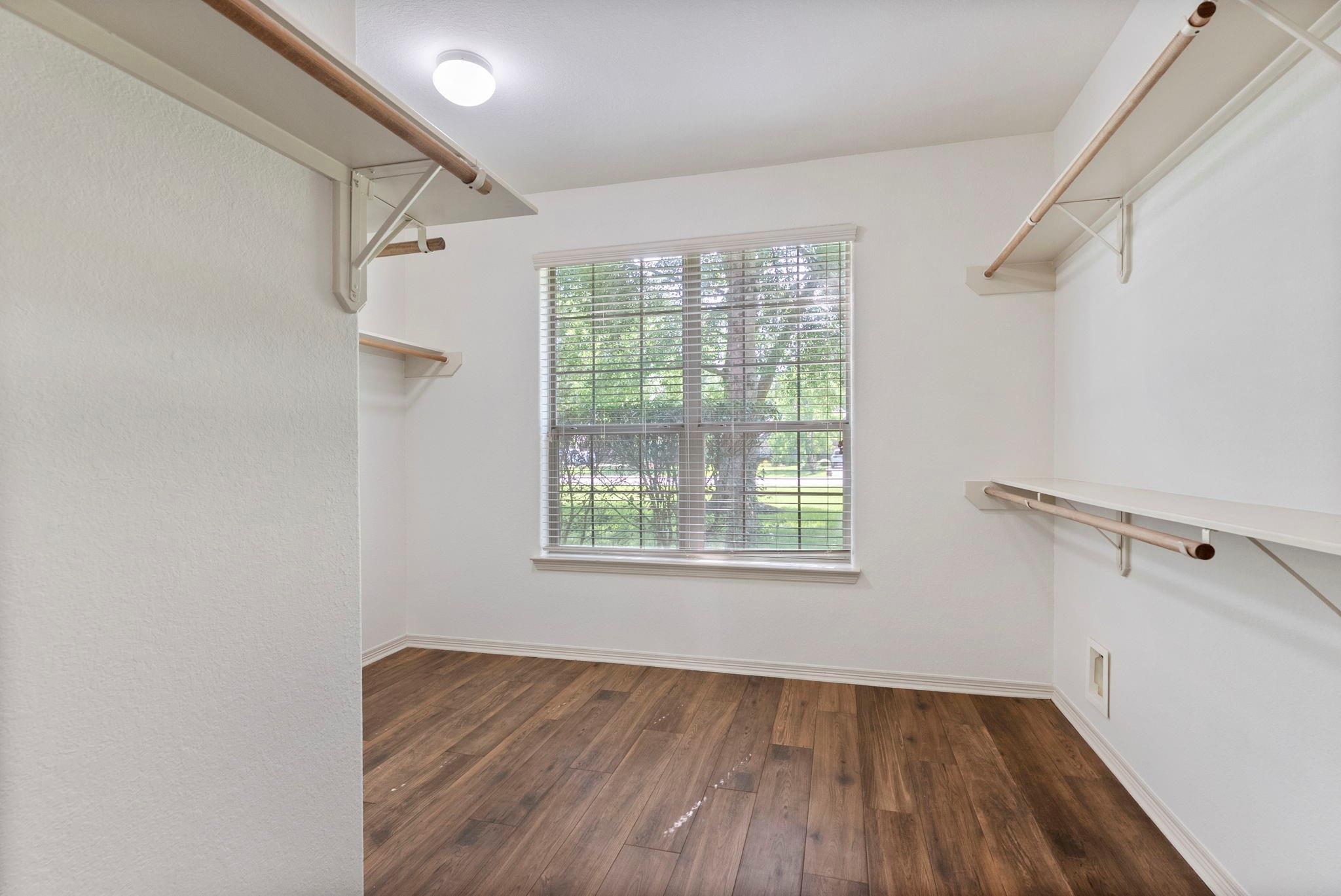 2608 Silverstone Way