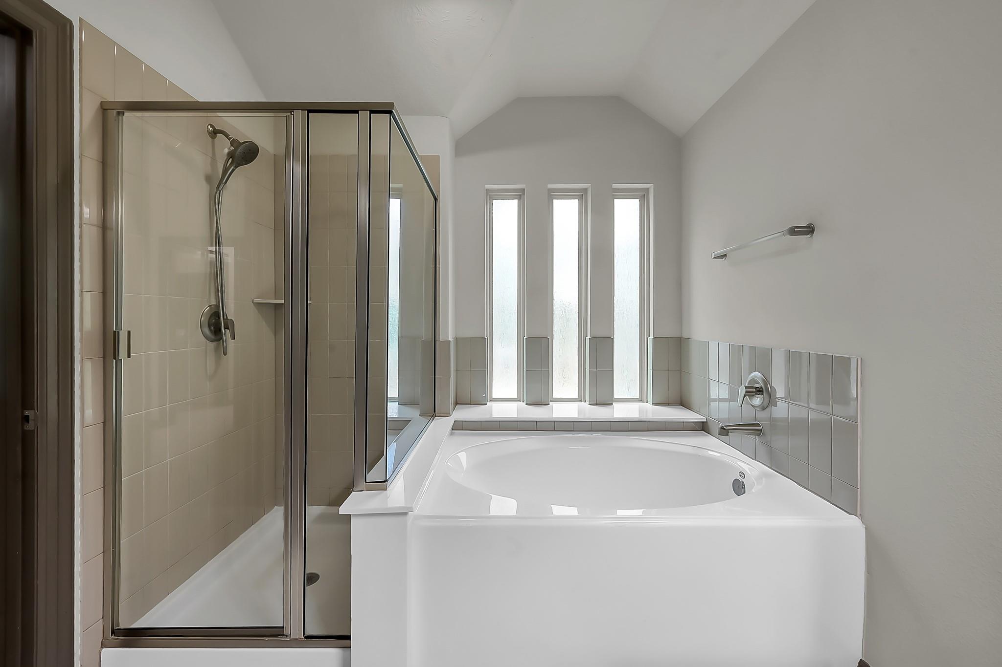 18 Aventura Place