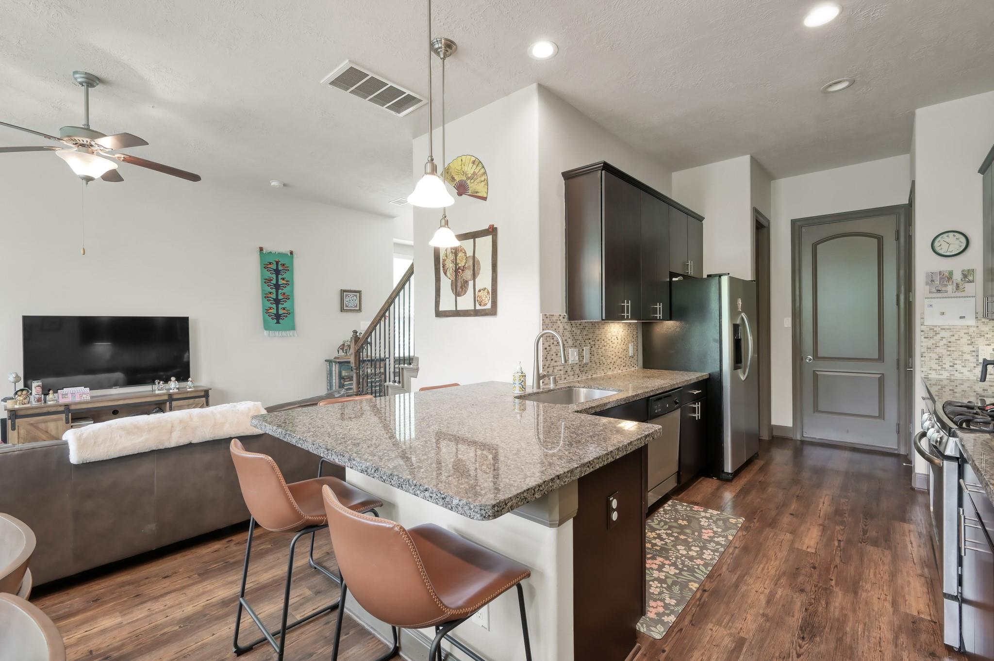 18 Aventura Place