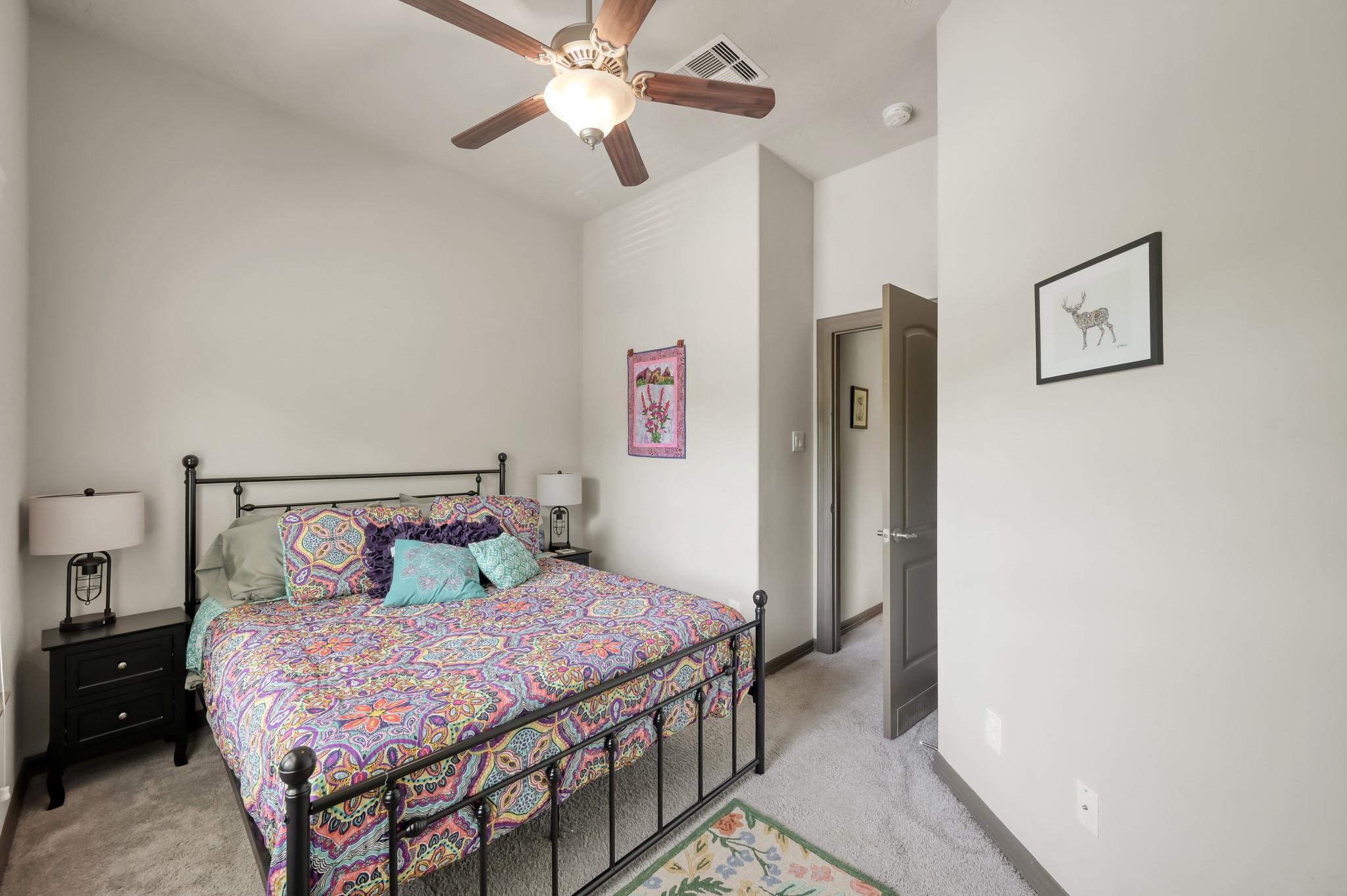 18 Aventura Place