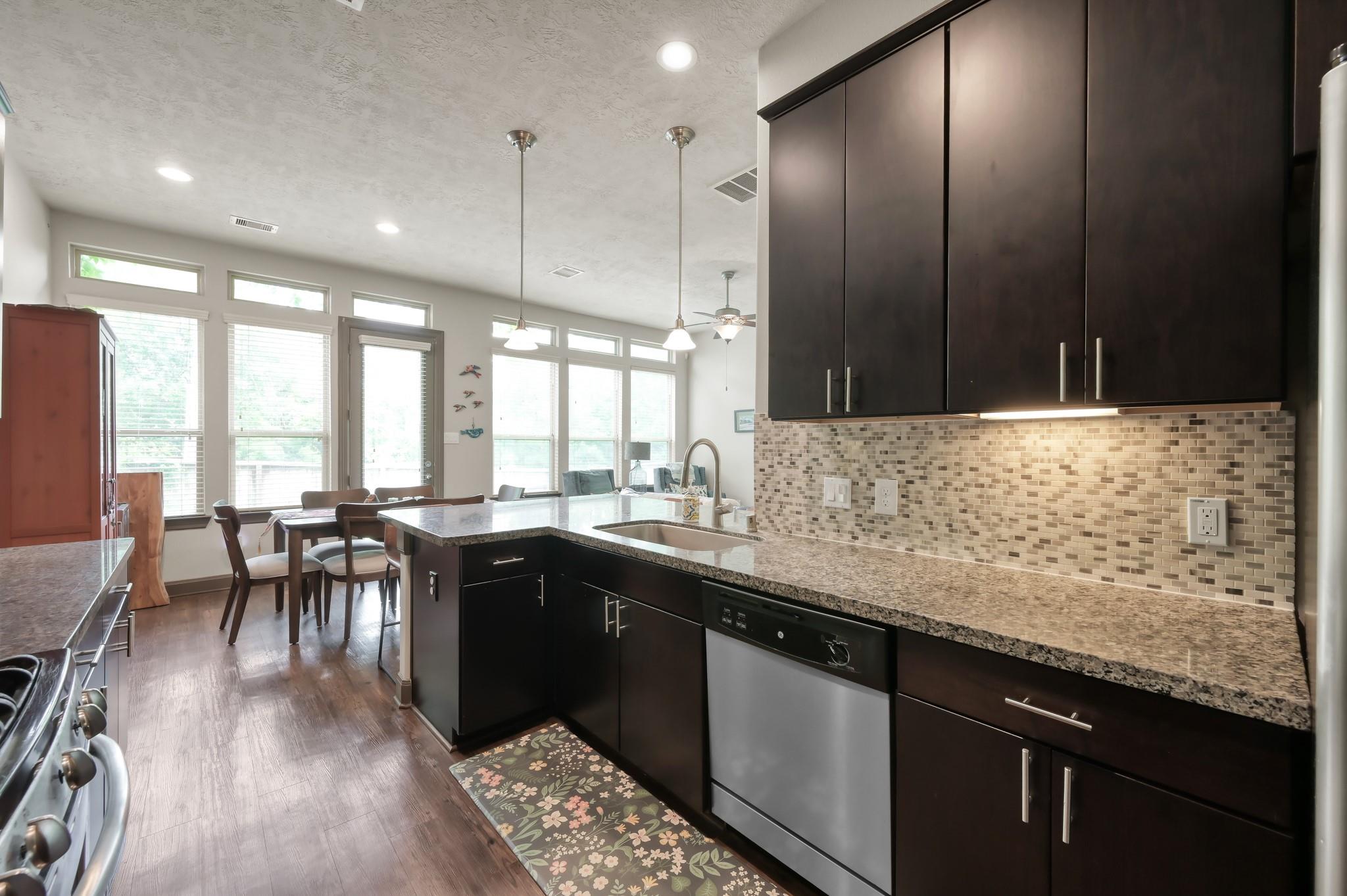18 Aventura Place