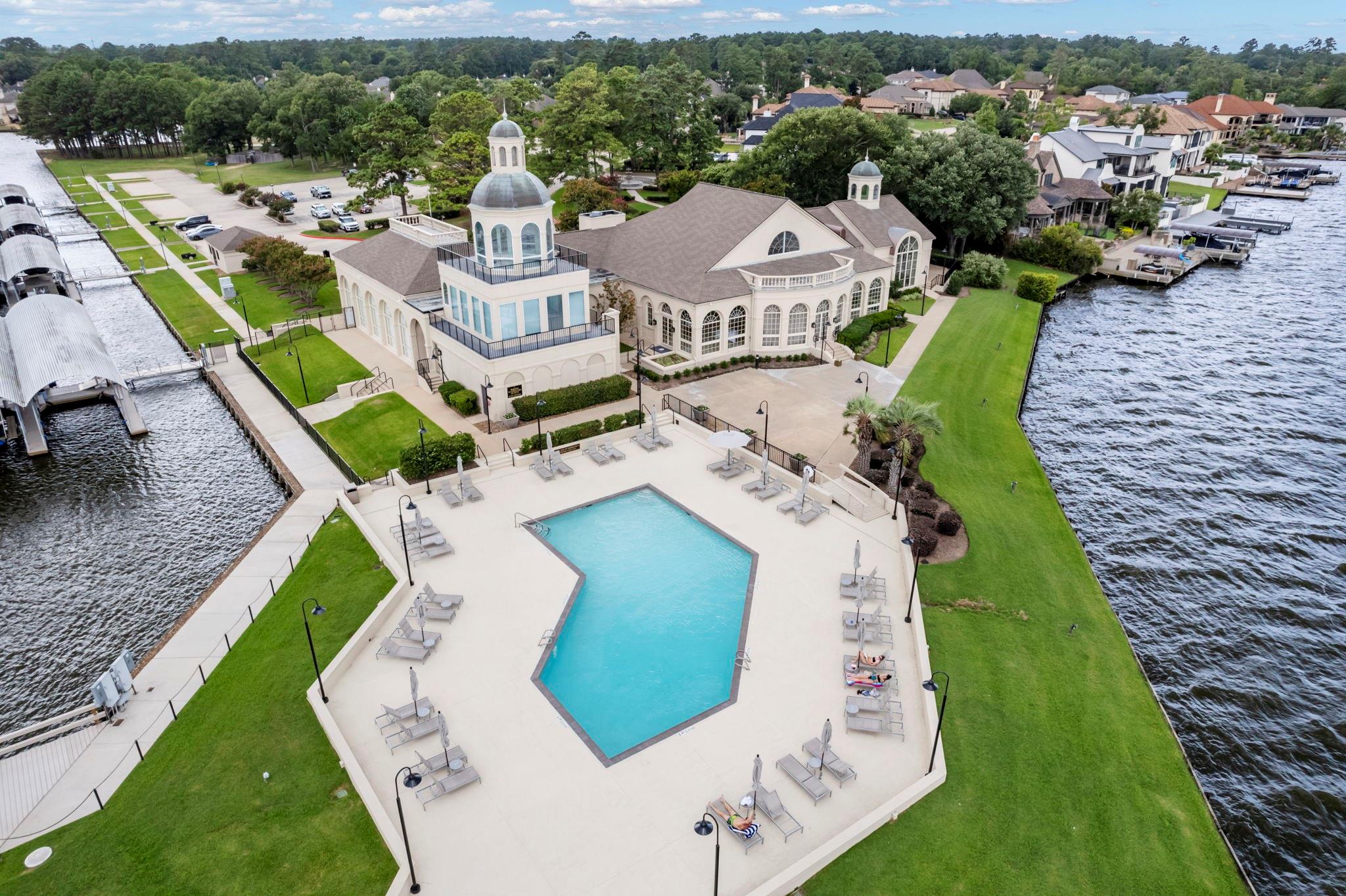 238 Wedgewood Dr