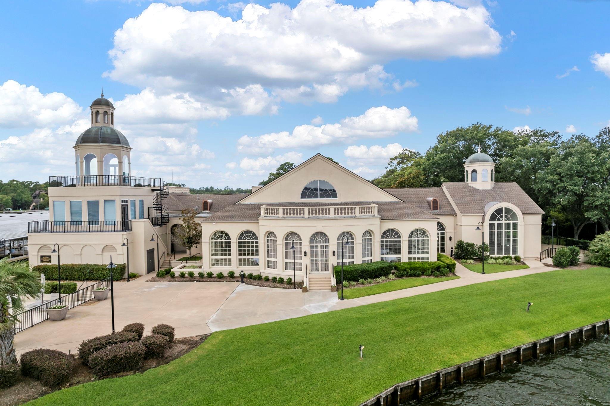 238 Wedgewood Dr