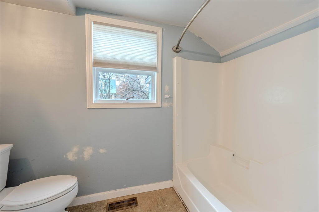 9 Thorncliff Ave
