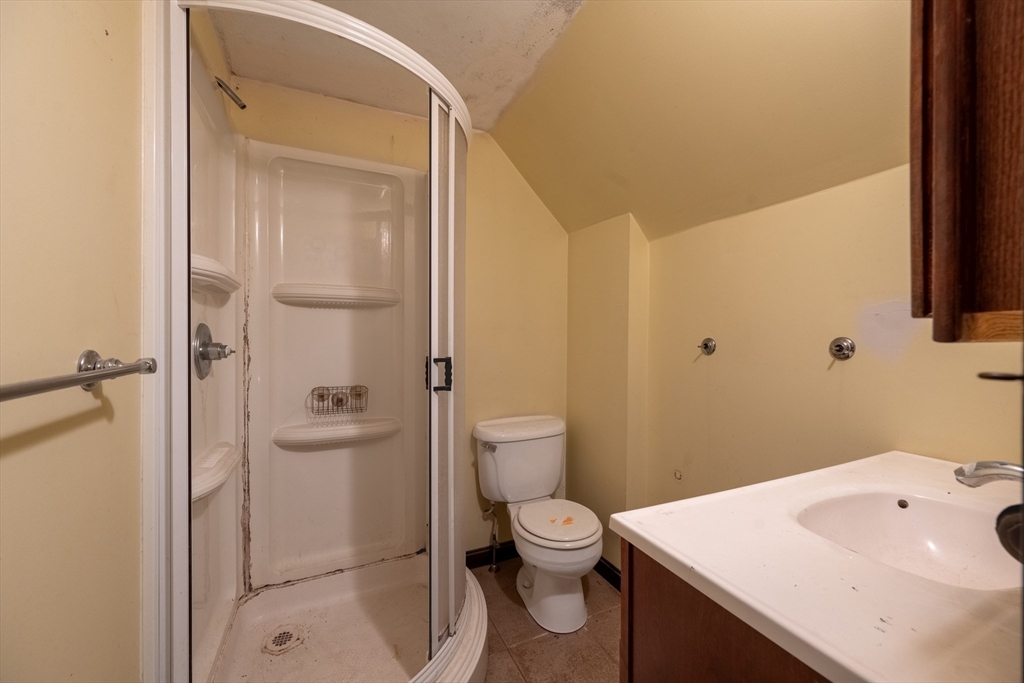 9 Thorncliff Ave