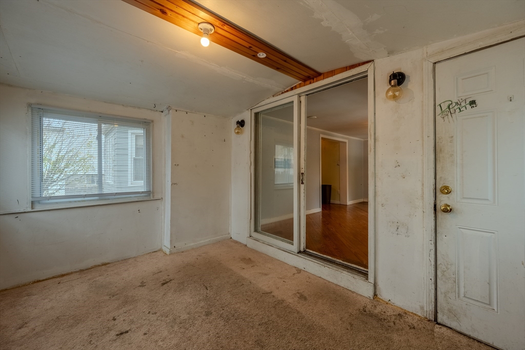 9 Thorncliff Ave