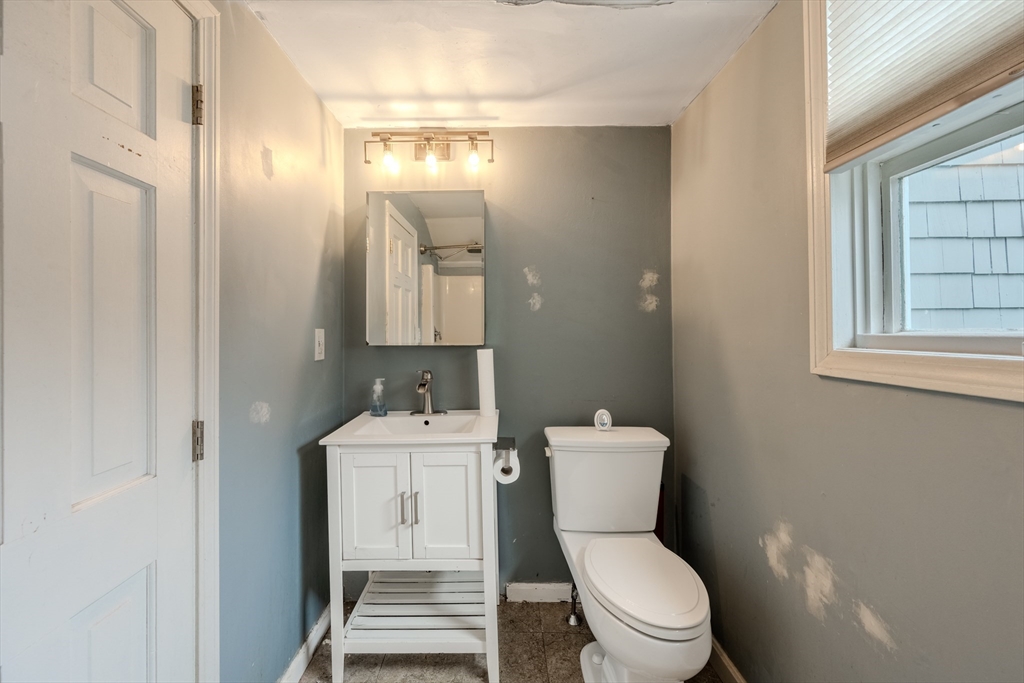 9 Thorncliff Ave