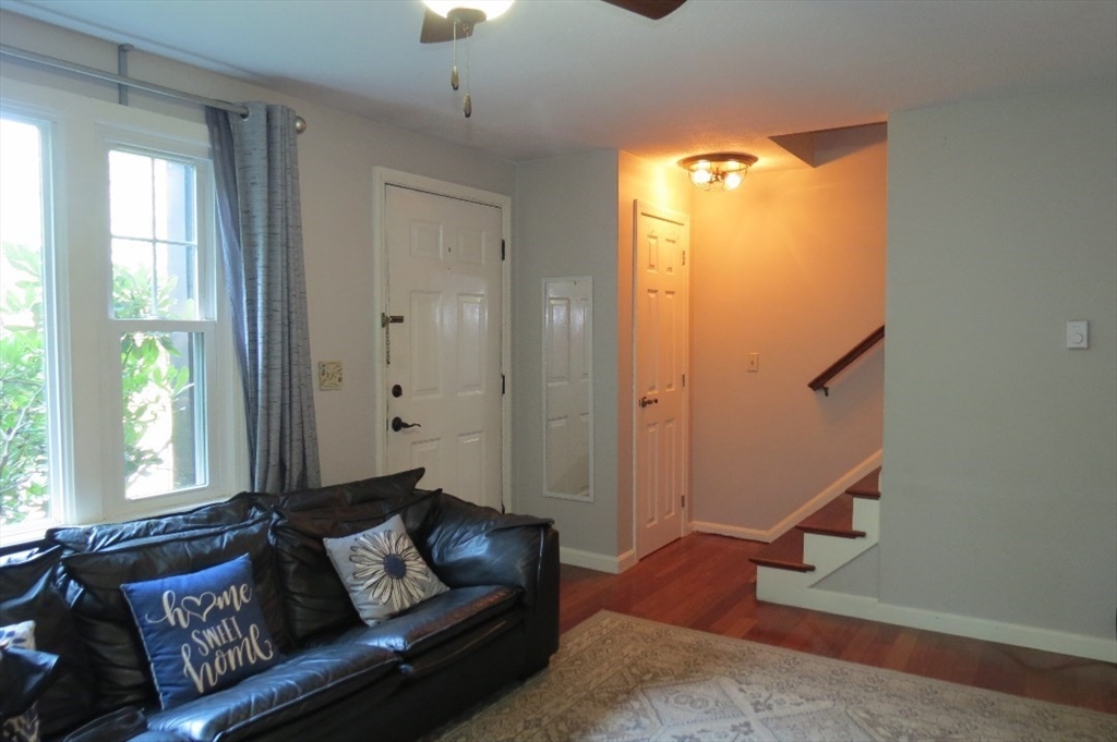 17 Midridge Cir # 17