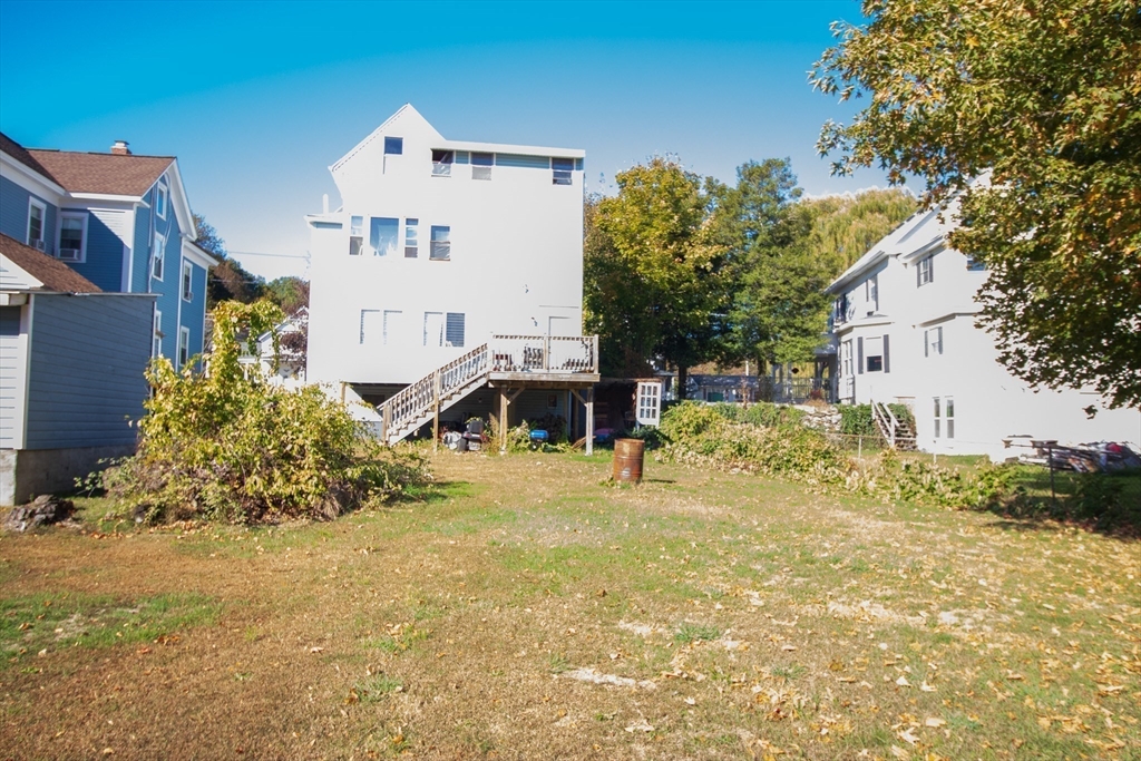 302 Pleasant St