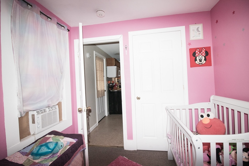 302 Pleasant St