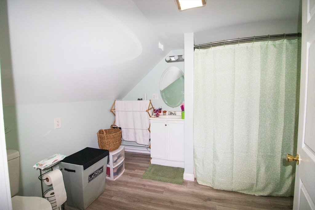 302 Pleasant St