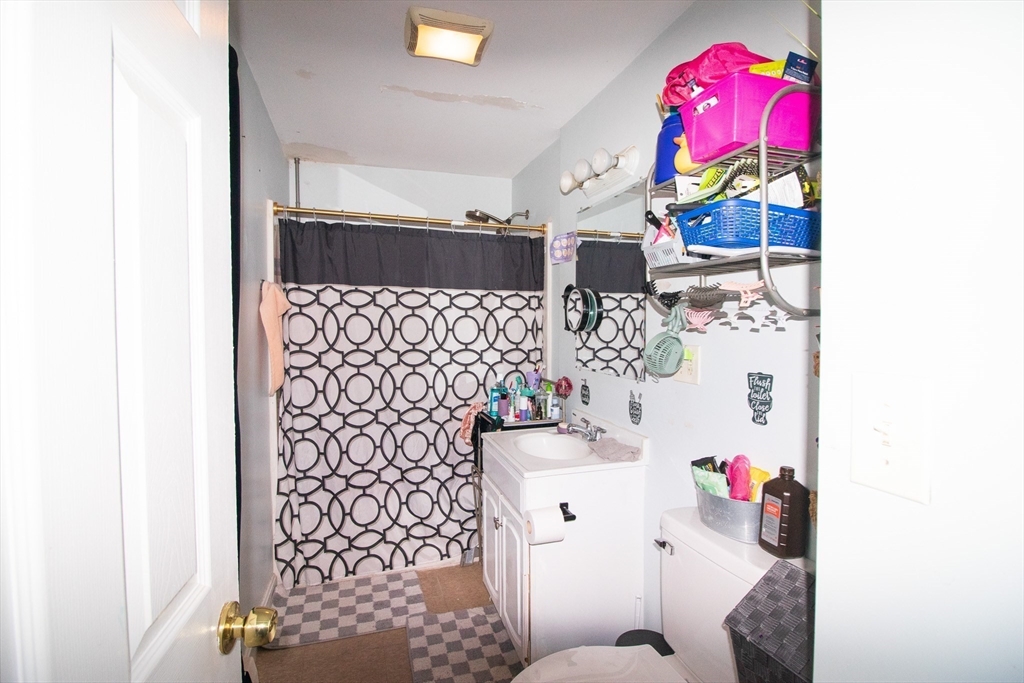 302 Pleasant St