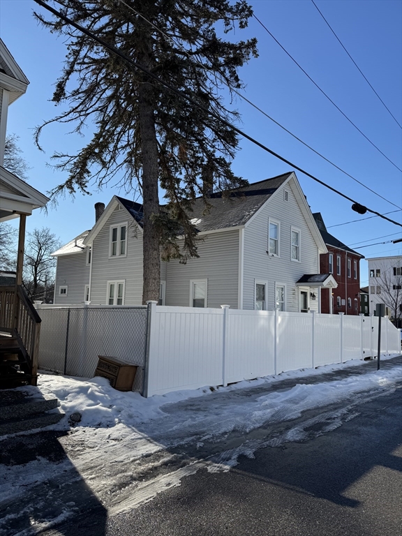 92 Maverick St