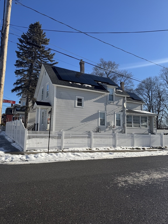 92 Maverick St