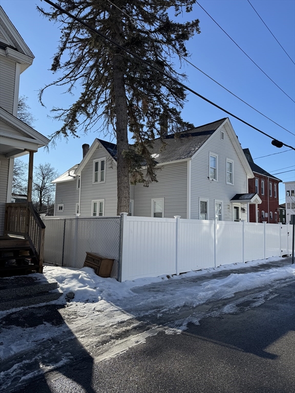92 Maverick St