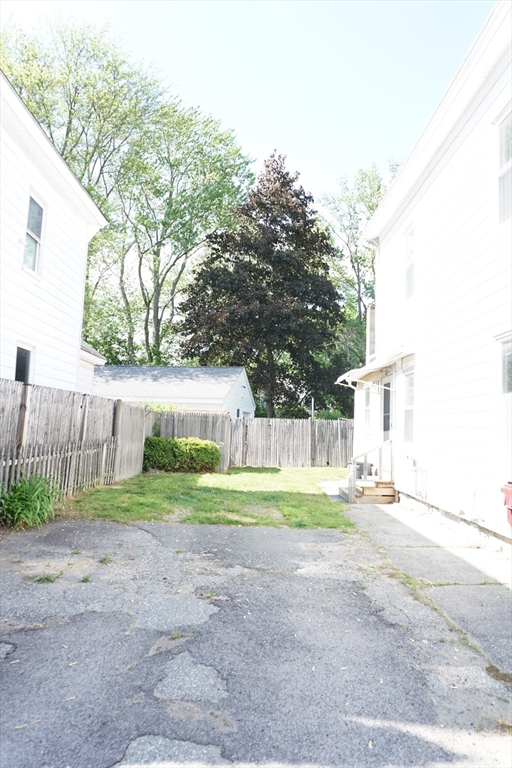 18 Sutherland St