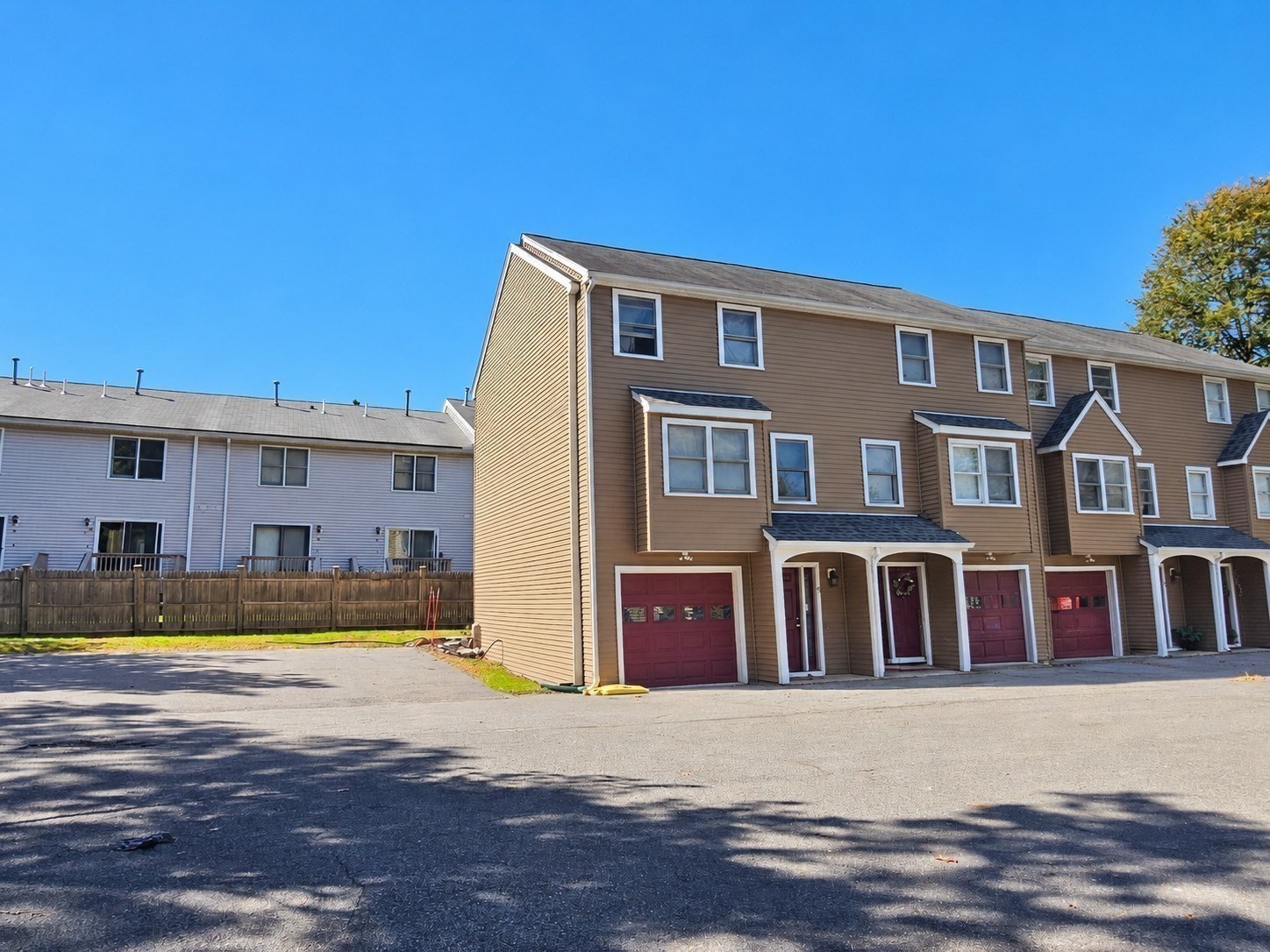 20 Angle St # 10