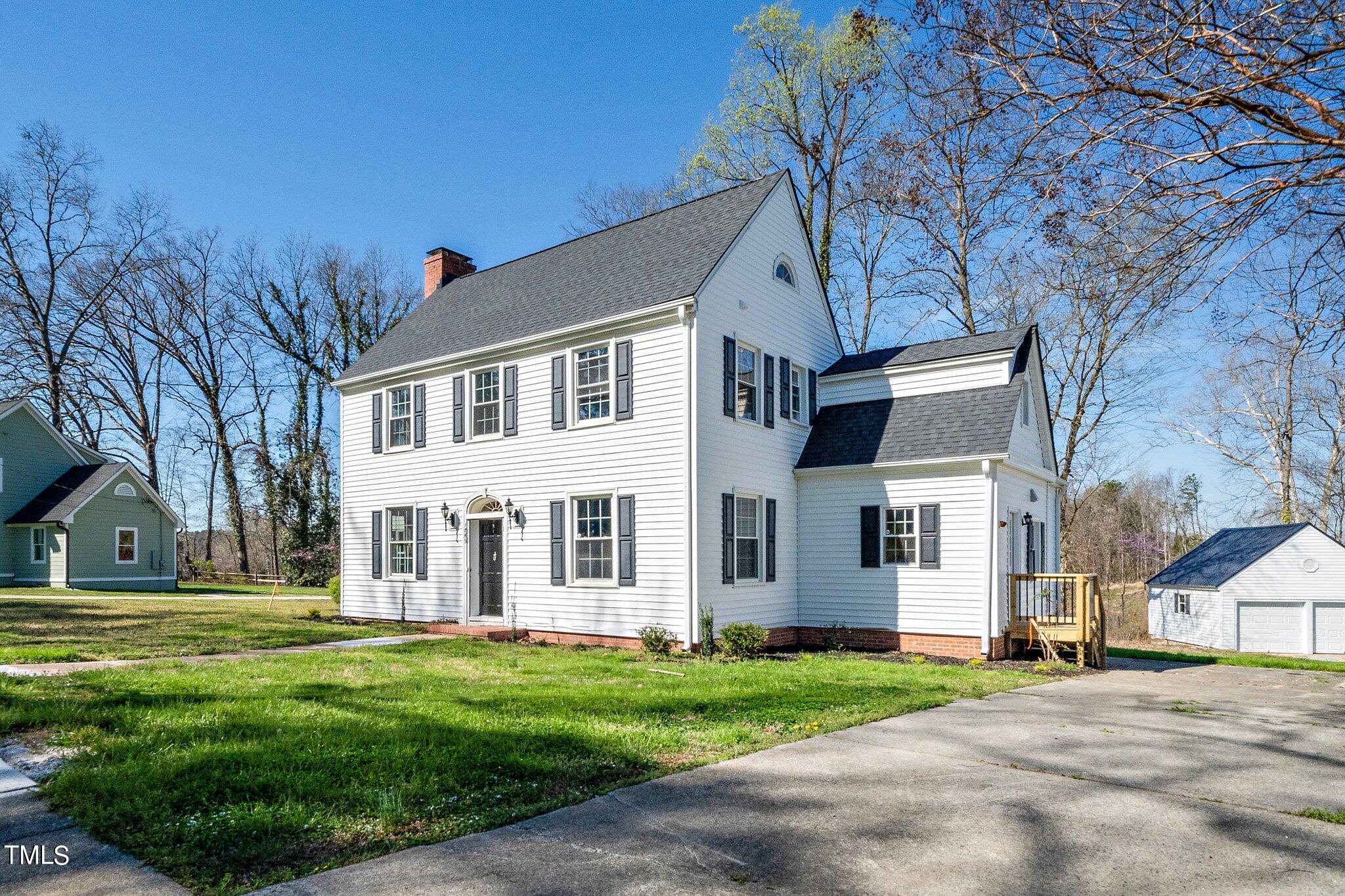 1869 Executive Lane