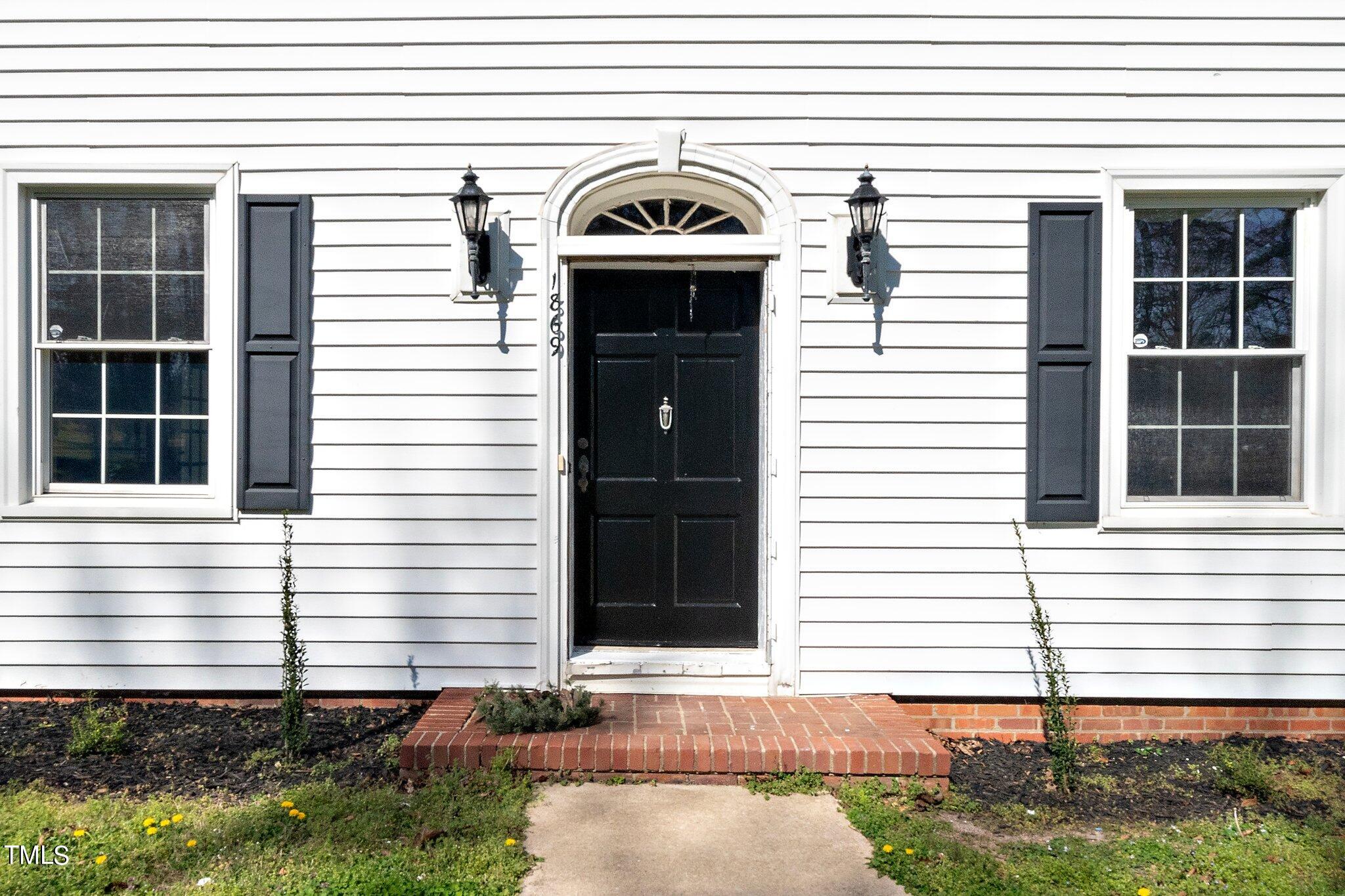 1869 Executive Lane